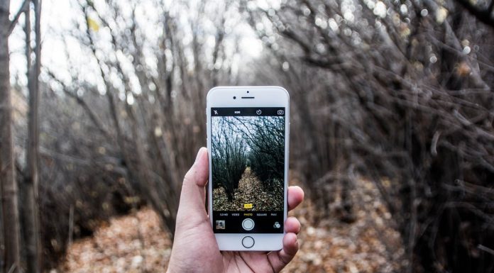 How to Travel Fashionably on a Long Flight